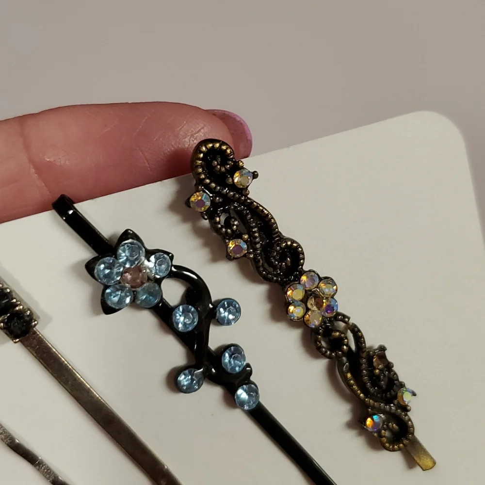 Set of 4 rhinestone embellished bobby hair pins AB blue and black floral motif